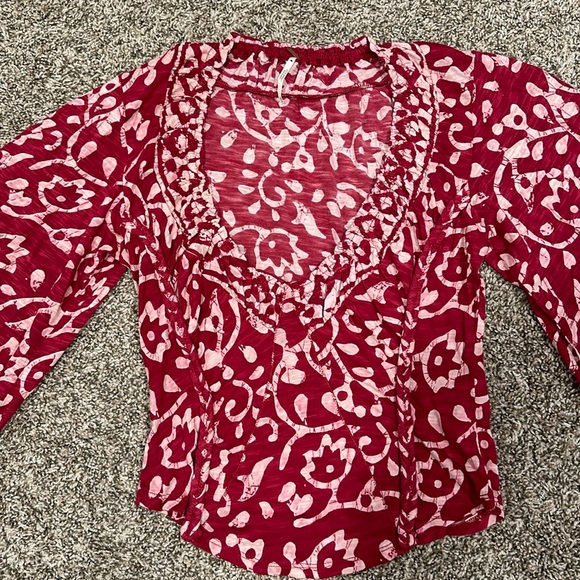 Free People On The Block Bell Sleeve Top in Red/ Pink Combo - Picture 4 of 5